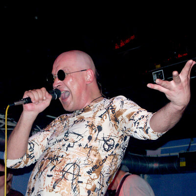 DZhON GLYuK